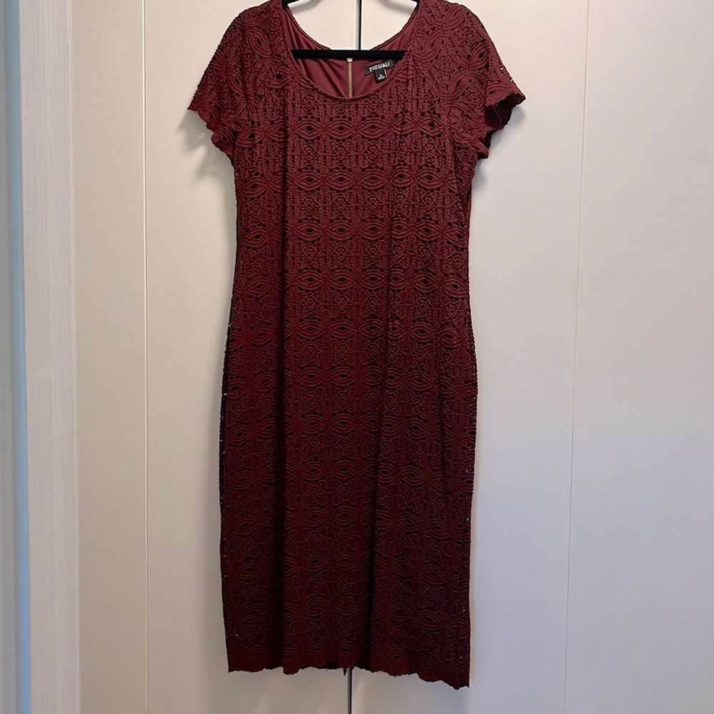 Roz & Ali Burgundy Lace Dress with Back Gold Zipper: size 14